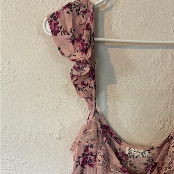 FREE PEOPLE Floral Pink Lace-Trimmed Bodysuit - Picture 2 of 7